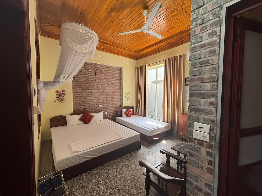 Deluxe Triple Room, Pool View photo 1