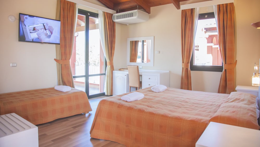 Standard Triple Room - Photo 3