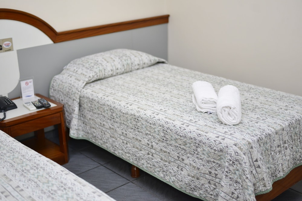 Standard Double or Twin Room - Photo 3