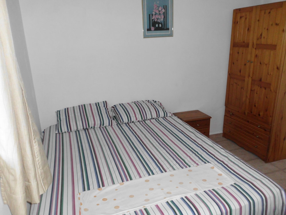 Apartment, 2 Bedrooms, Smoking, Garden View