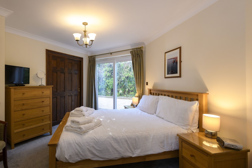 Standard Apartment, 3 Bedrooms, 3 Bathrooms, Pool View photo 1