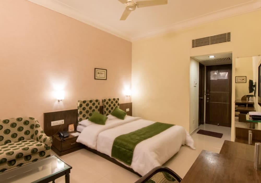 Executive Room - Photo 1