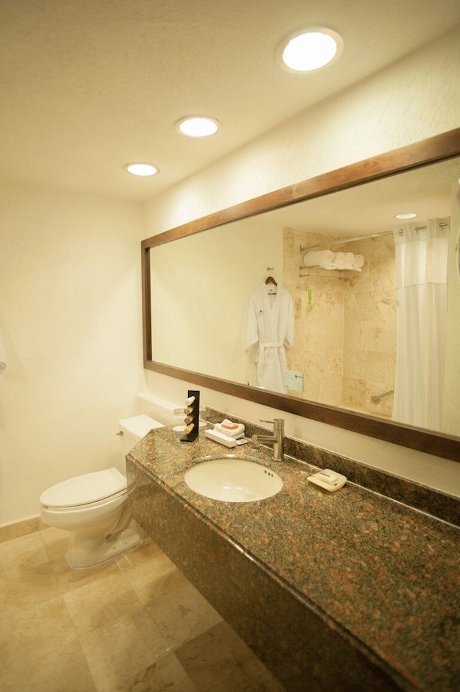 Deluxe Room - Photo 4