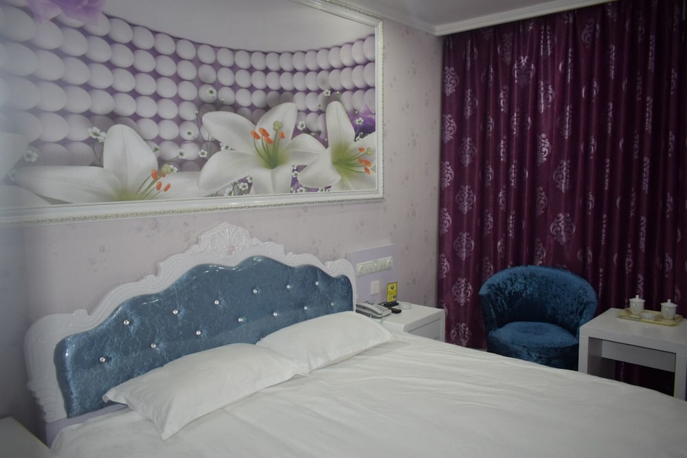 Deluxe King Room photo 3