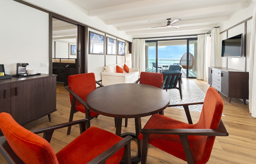 Privilege Master Suite - Photo 5