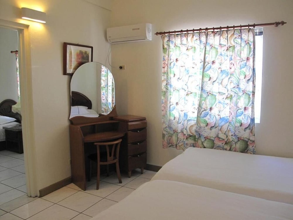 Deluxe Suite, 2 Twin Beds photo 1