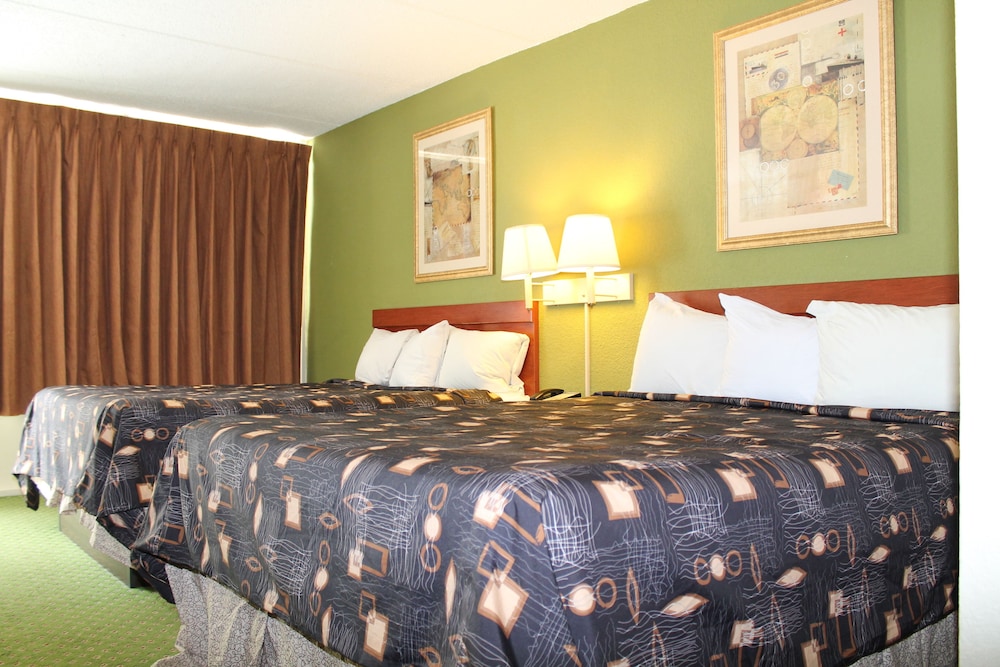 Standard Room, 2 Queen Beds, Non Smoking photo 2