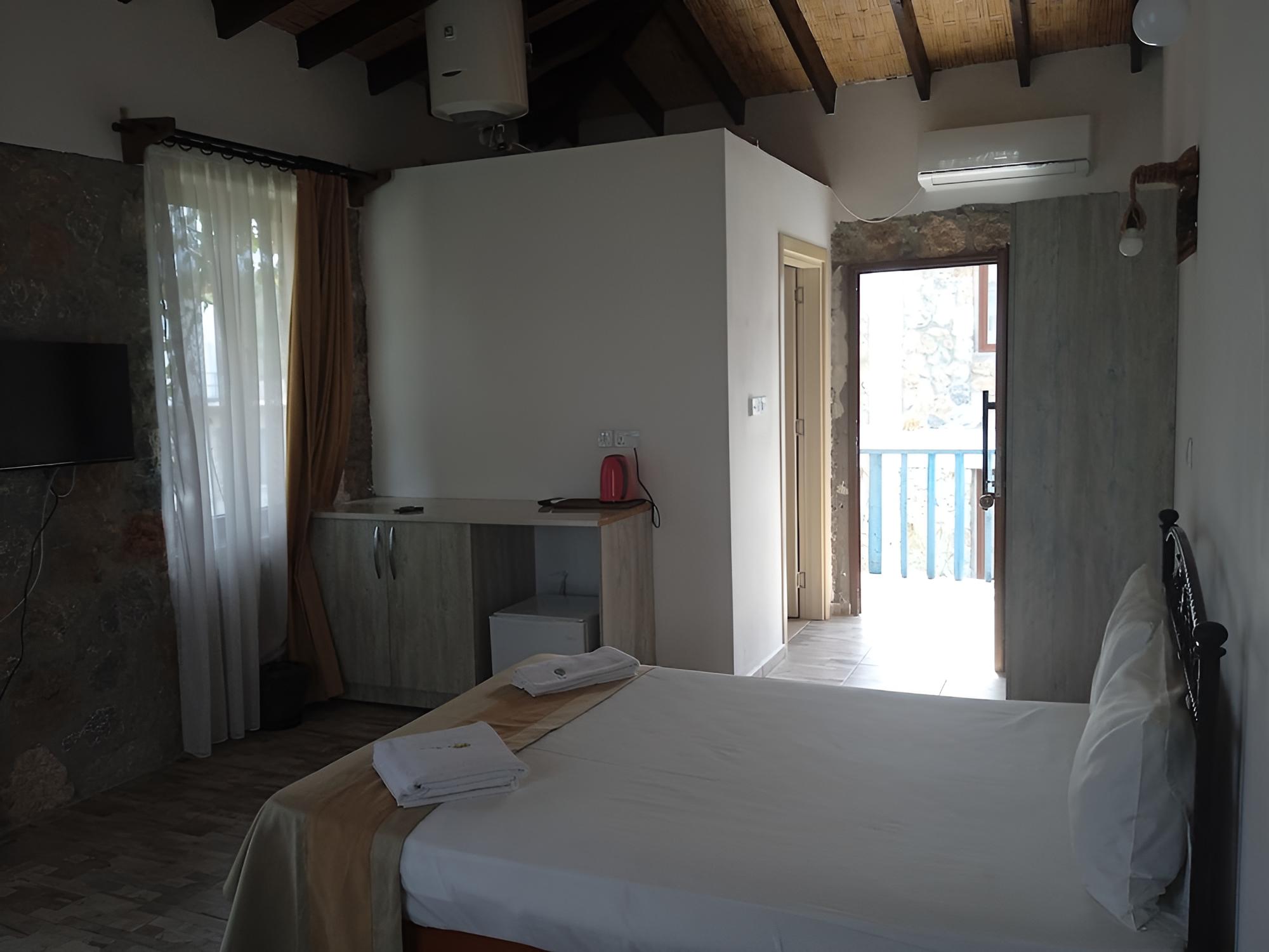 Traditional Studio Suite, Sea View photo 3