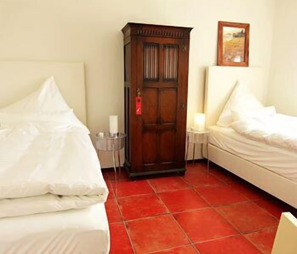 Standard Twin Room photo 1