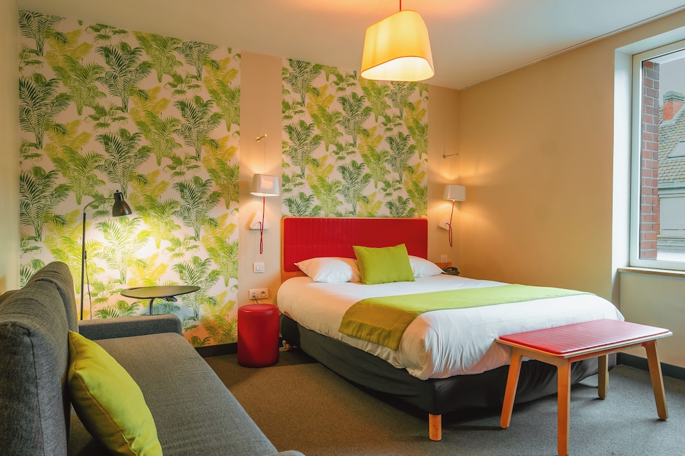Suite, 1 Double Bed with Sofa bed photo 2