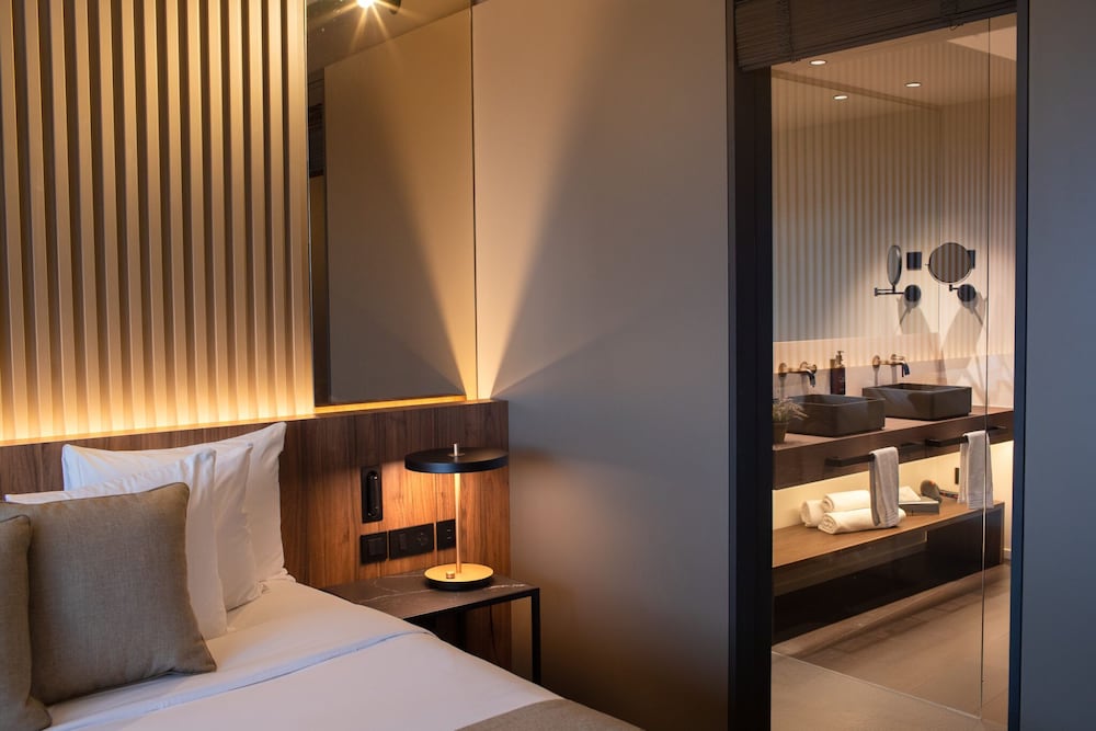 Elite Room