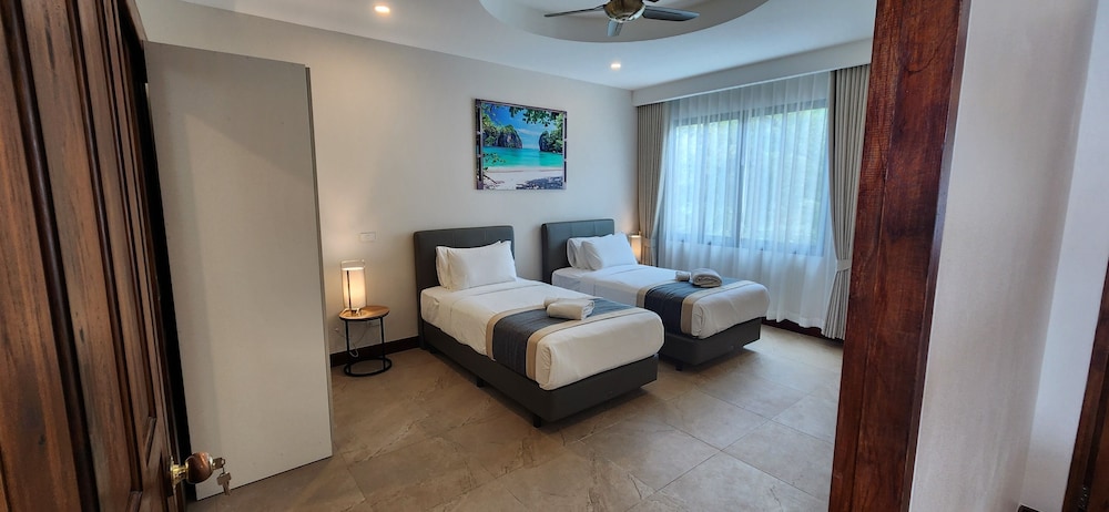 3 Bedroom Penthouse - Photo 3