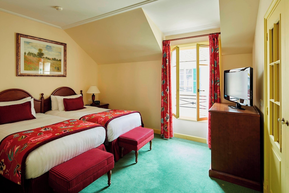 Room, 2 Bedrooms, Resort View - Photo 5