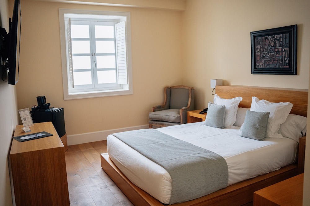 Premium Room - Photo 29