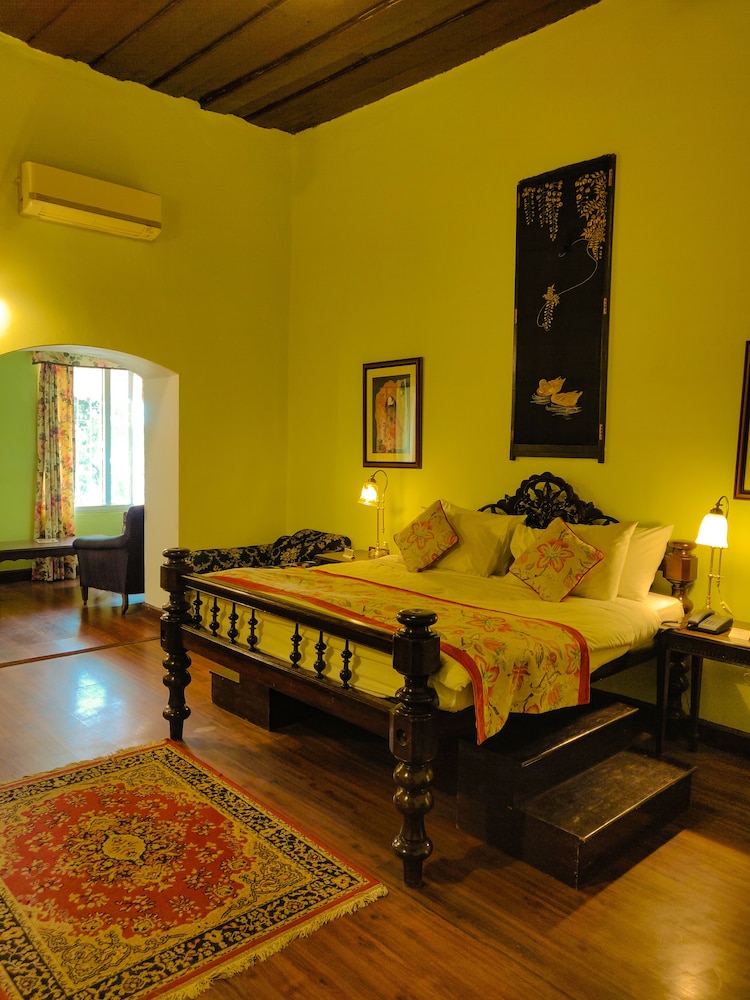 Royal Room, 1 Queen Bed photo 2