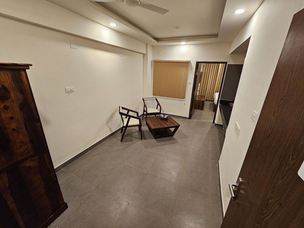 Premium Suite - Photo 1