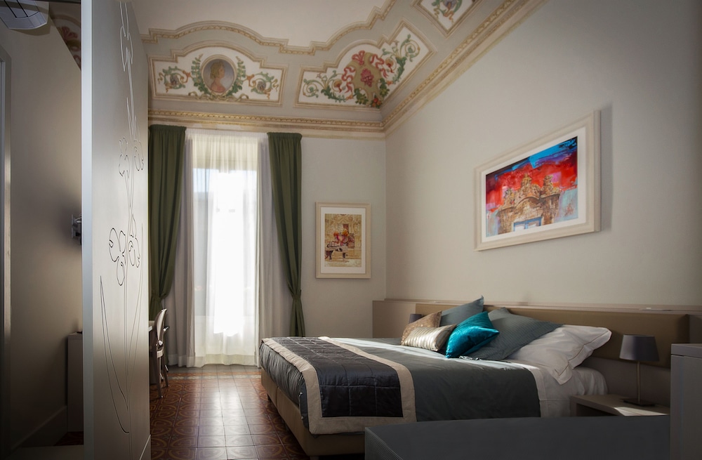 Deluxe Double or Twin Room, 1 Queen Bed with Sofa bed, Balcony, City View