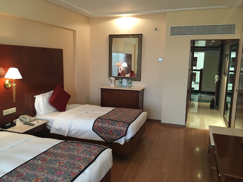 The Lalit Executive Club King Room - Photo 6