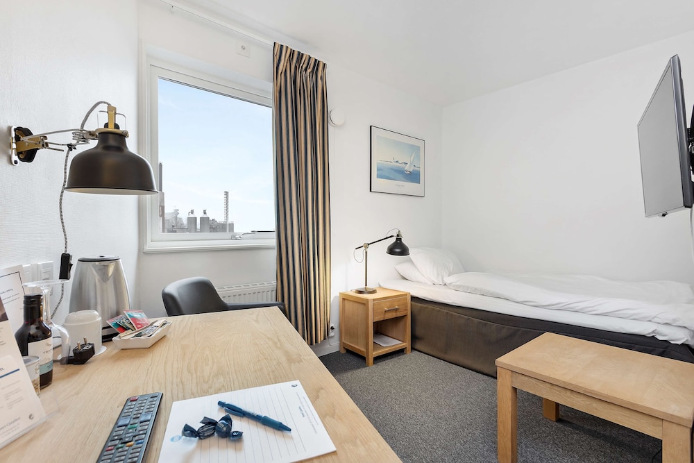 Economy Room, 1 Twin Bed, Non Smoking, No Windows photo 2