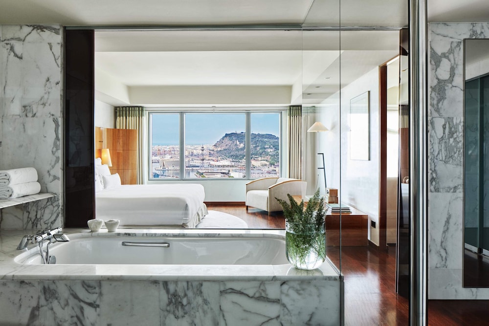 Penthouse, 1 Double Bed, Non Smoking, Pool View thumbnail 6