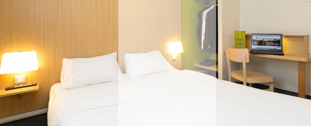 Double Room thumbnail 5