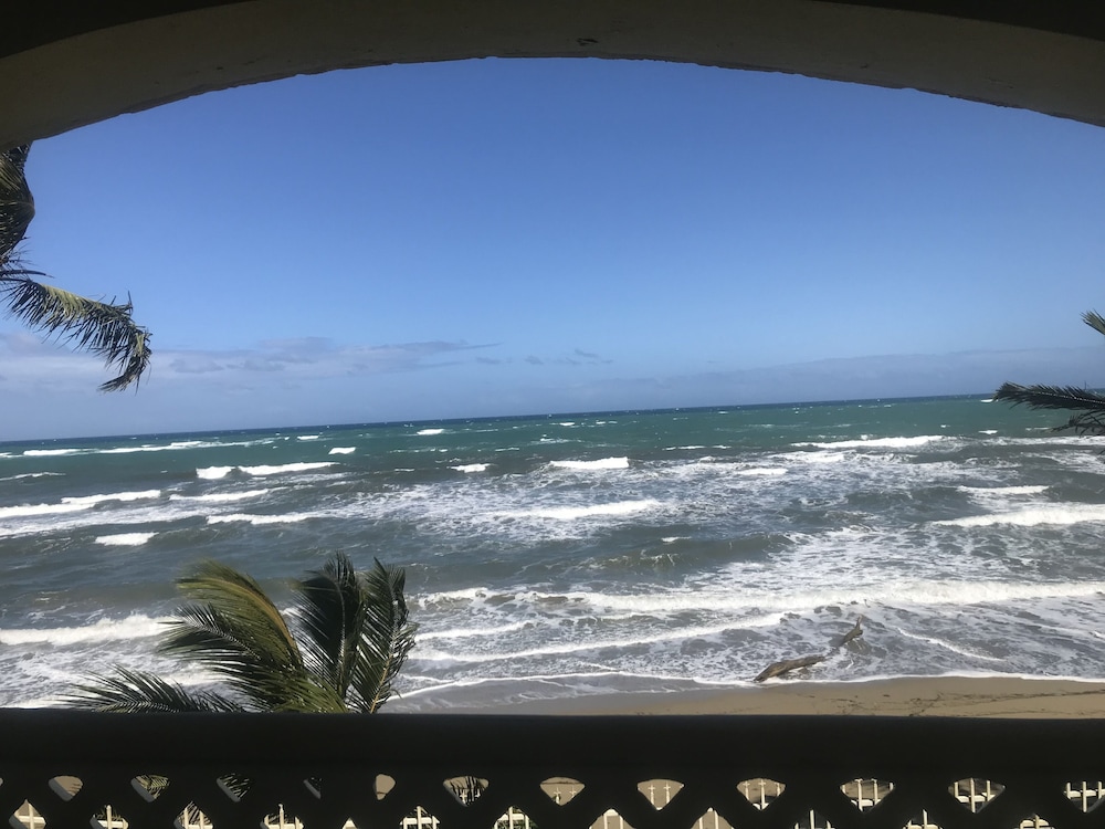 Deluxe Suite, 1 King Bed, Ocean View, Oceanfront
