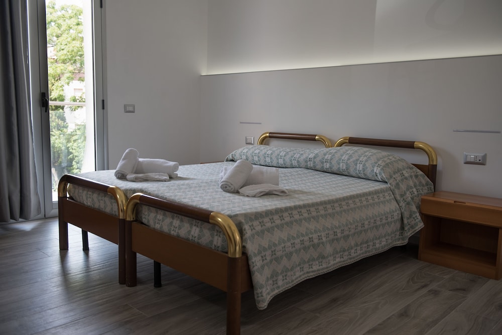 Doppel- oder Zweibettzimmer