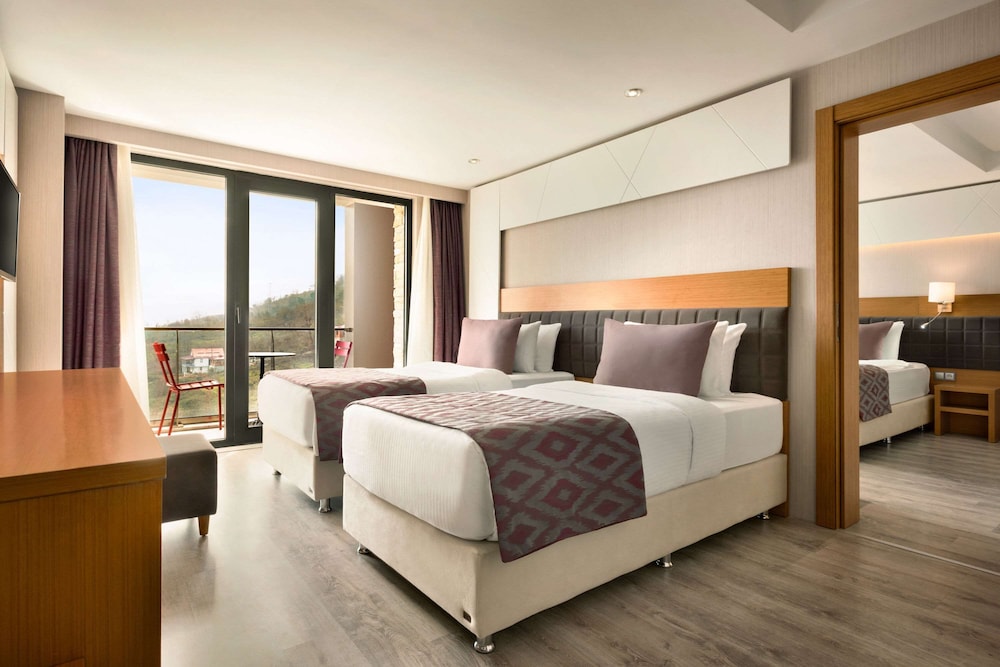 Room, 1 King Bed, Non Smoking, Sea View photo 3