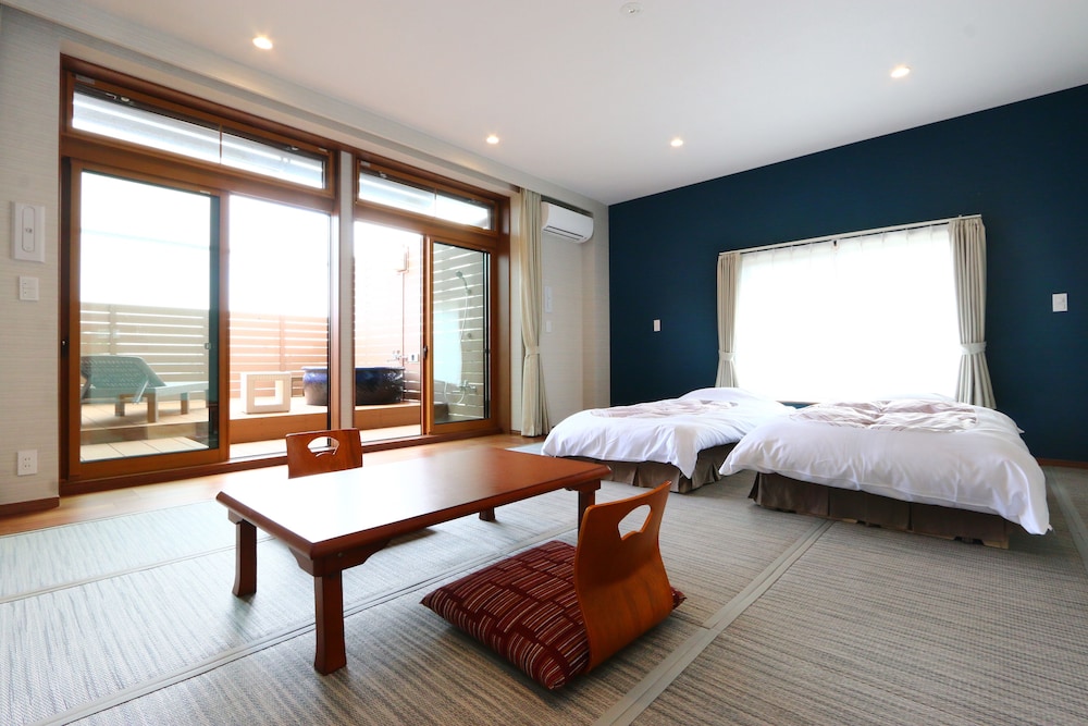 Room, Non Smoking (1-4 pax, w/open air bath, seaside)
