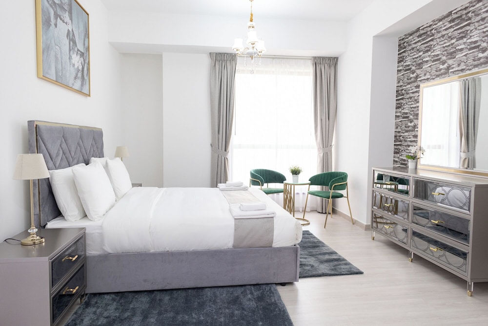 Deluxe Apartment, 3 Bedrooms, Balcony, Marina View photo 1