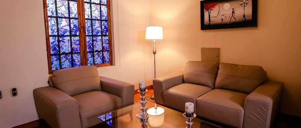 Luxury Suite photo 2