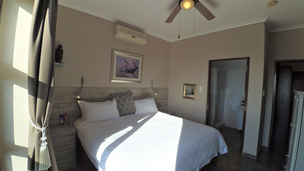 Standard Suite, Balcony, Sea View photo 2