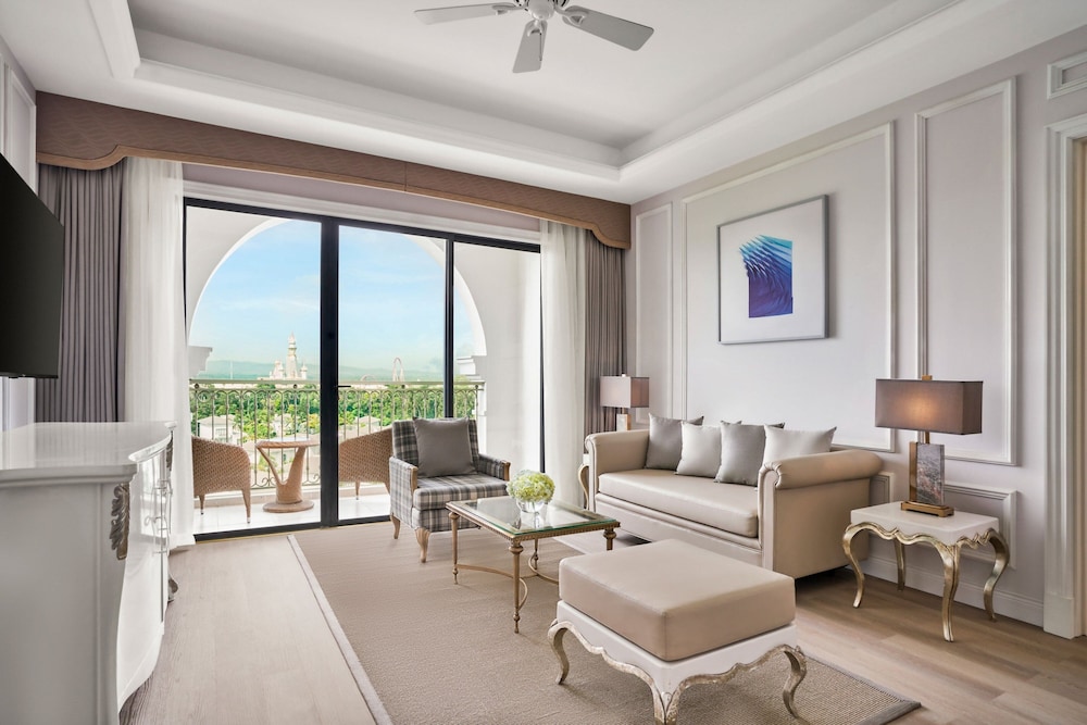 Senior Suite, 1 Bedroom, Garden View photo 3