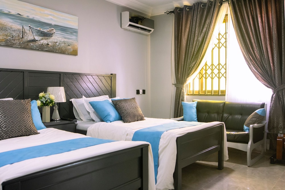 Standard Twin Room photo 2