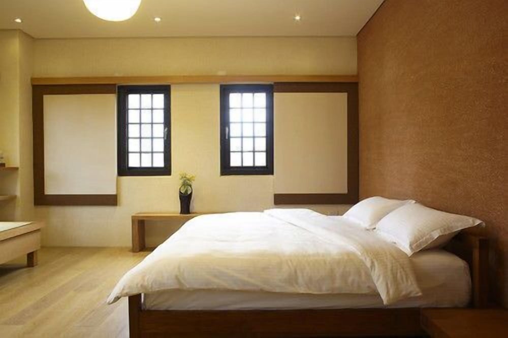 Classic Double Room, Bathtub