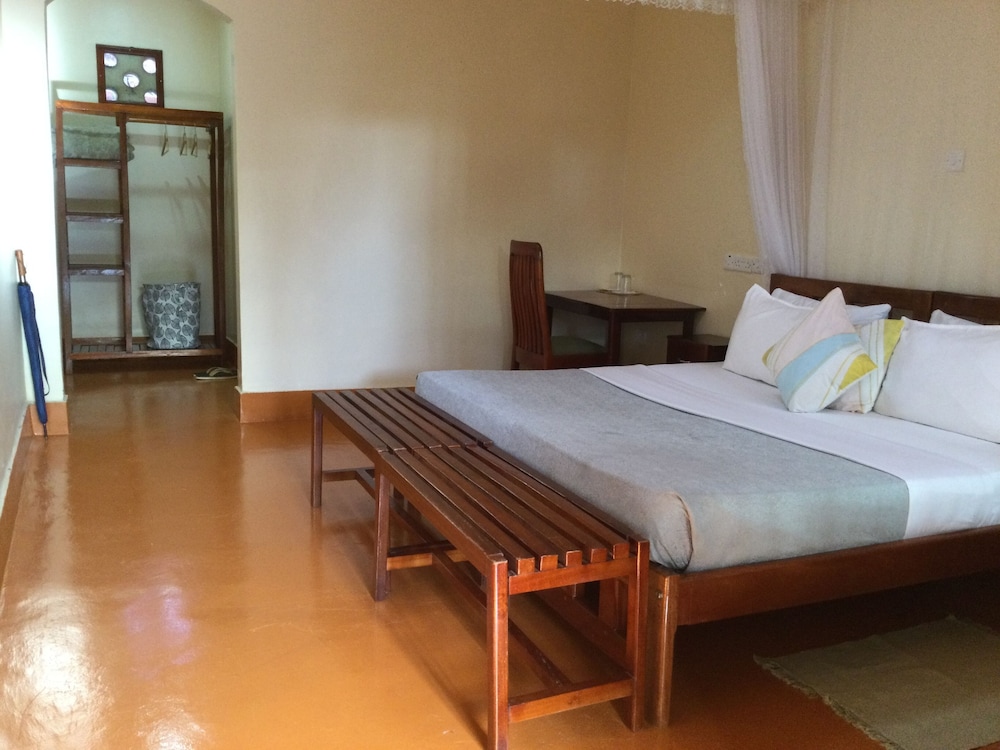 Double or Twin Room, 1 Double or 2 Twin Beds photo 3