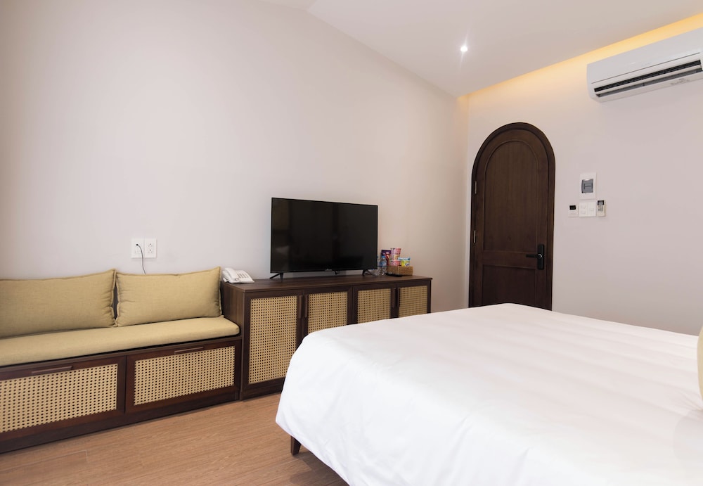 Superior Double Room, Balcony - Photo 3