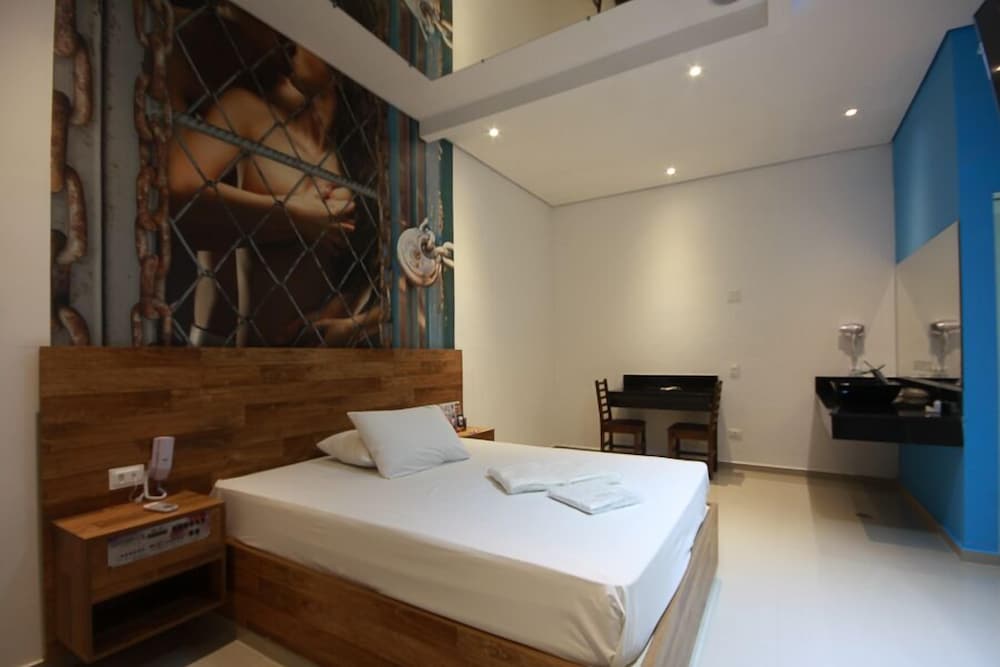 Executive Suite, Accessible, Smoking photo 1