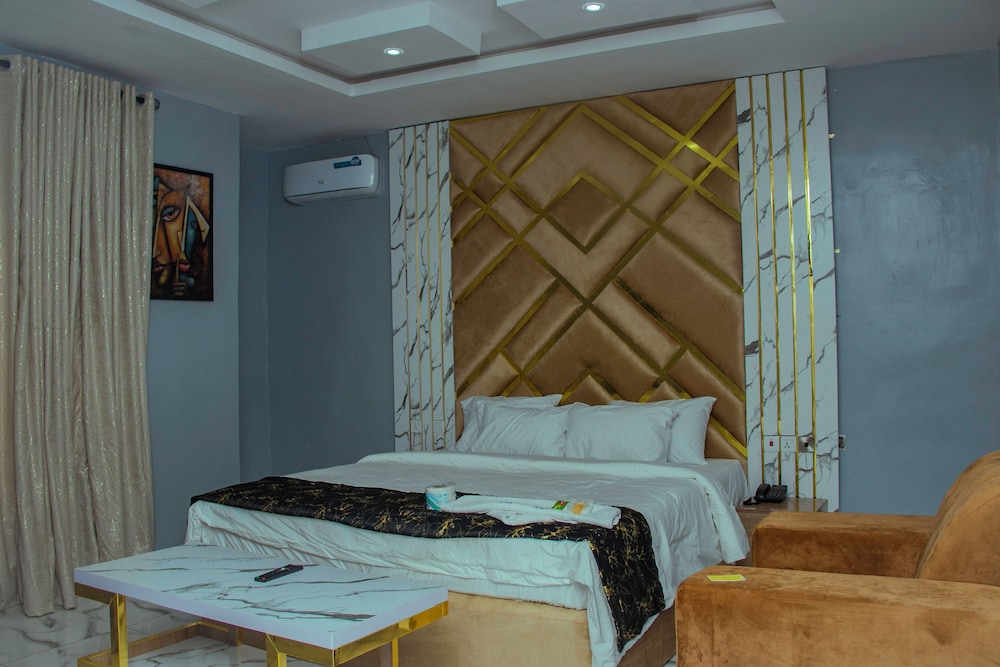 Luxury Suite
