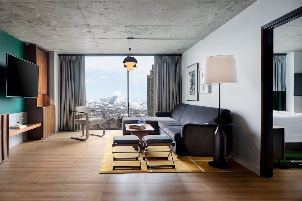 Suite, 1 Bedroom photo 3