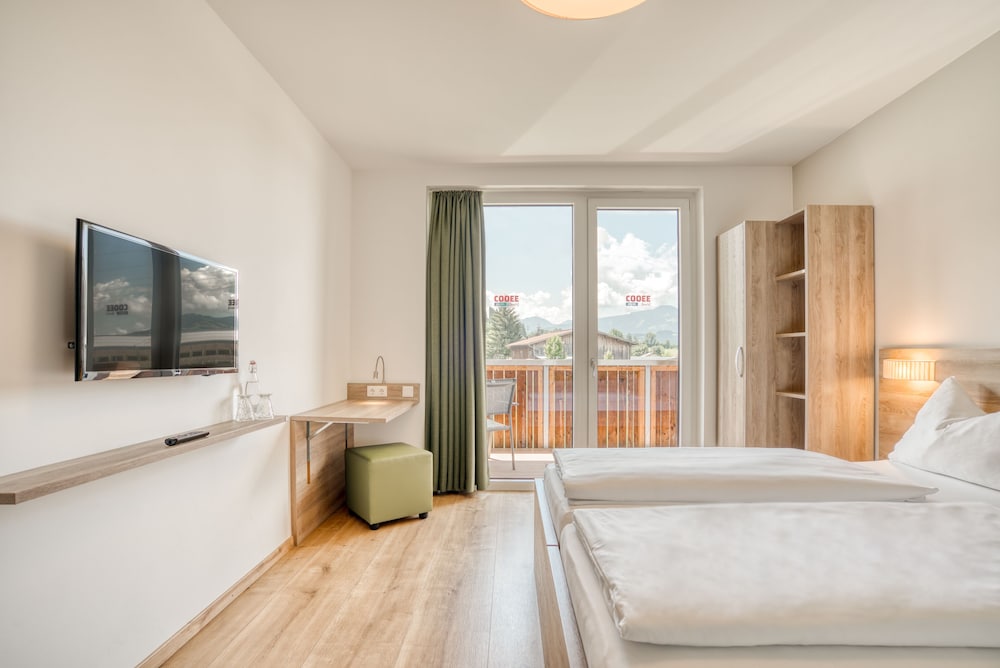 Standard Double Room, 2 Twin Beds, Accessible, Balcony photo 2