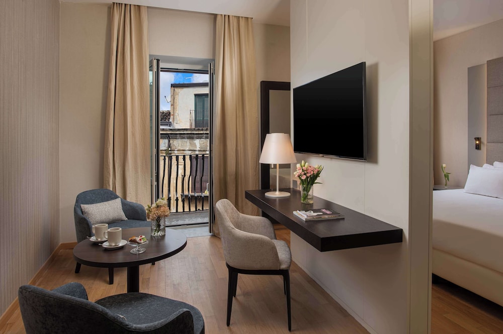 Premium Room, Balcony (Extra Large) - Photo 2
