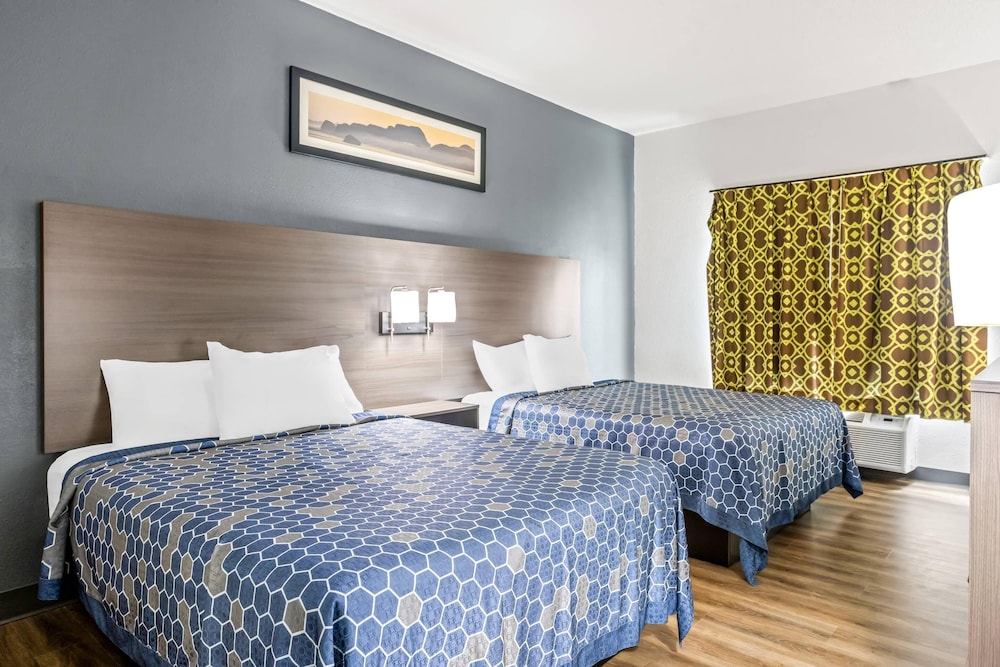 Suite, 2 Queen Beds, Non Smoking (Efficiency) photo 2