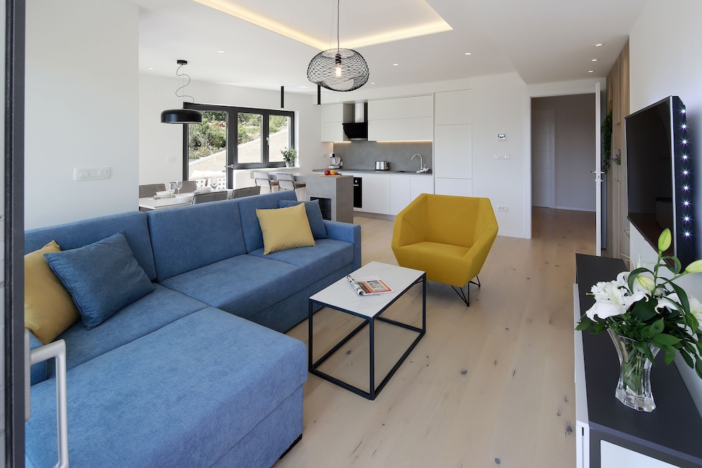 Apartment, Sea View (MM2)
