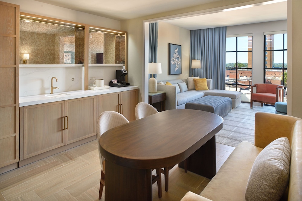 Suite, 1 Bedroom, Corner