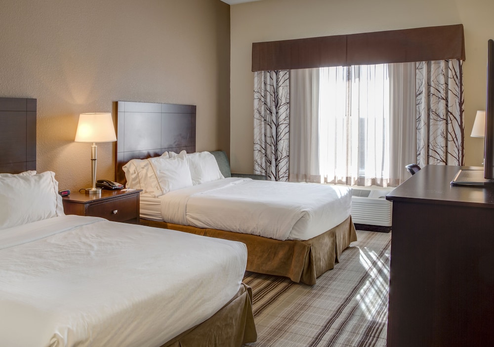 Suite, 2 Queen Beds (Living Area) photo 3