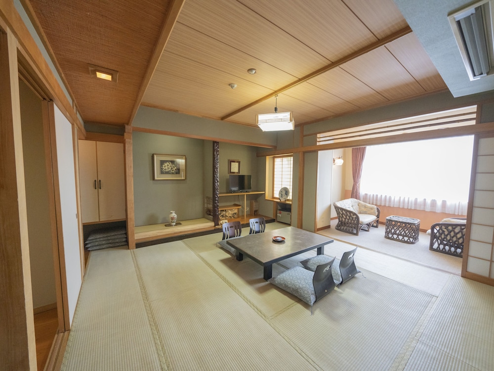 Japanese Suite Room - Non-smoking photo 1