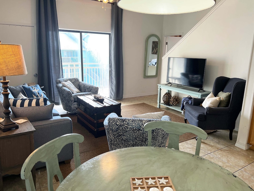 Condo, 3 Bedrooms, Balcony, Partial Ocean View (321) photo 1