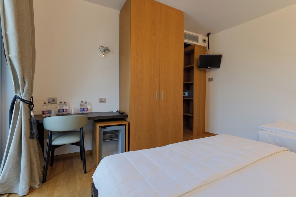 Triple Room, Balcony photo 3