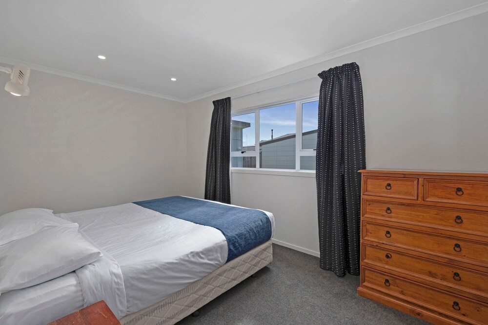 Suite, Multiple Beds, Non Smoking (Upgrade) - Photo 2